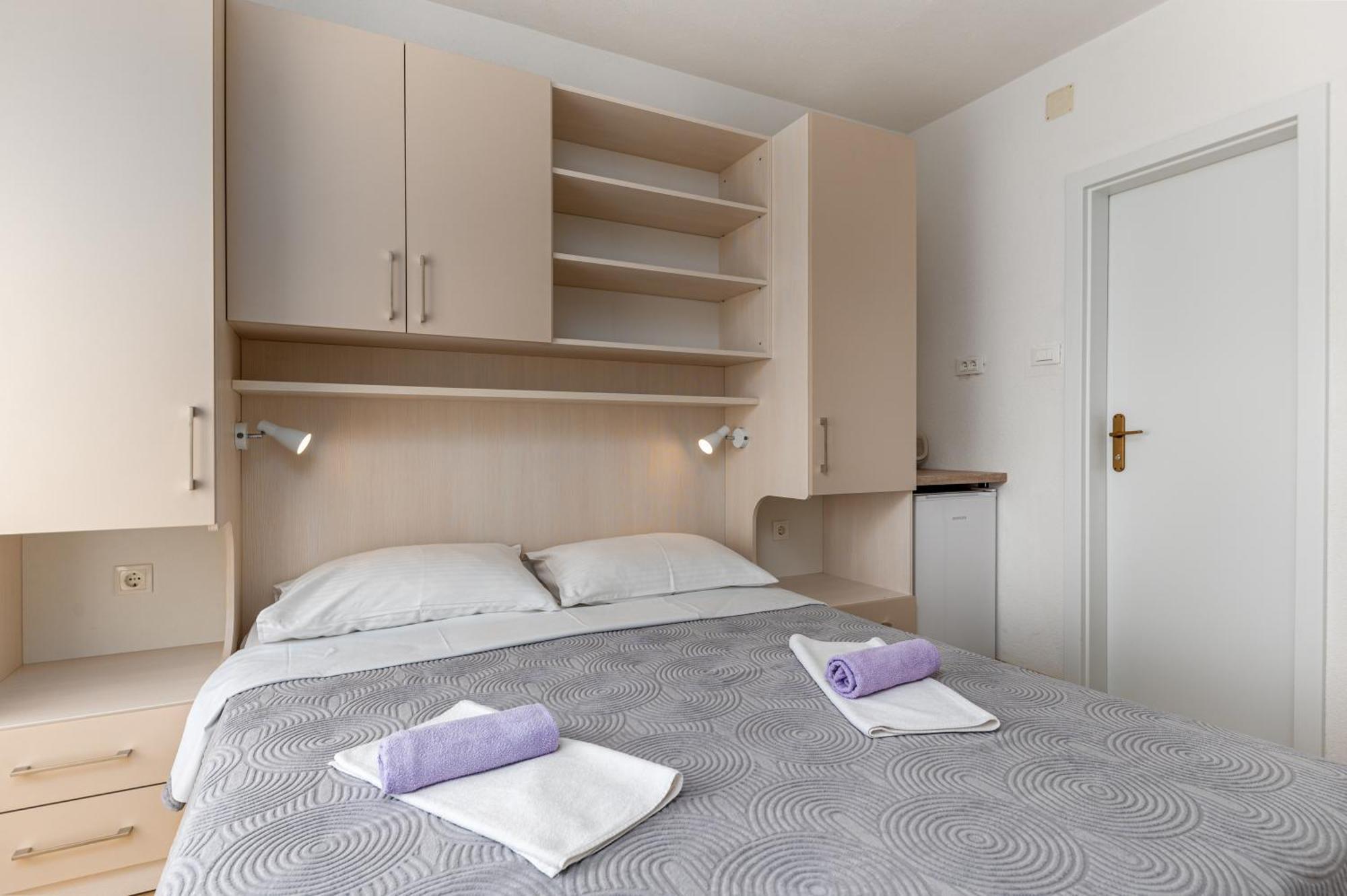 Bed And Breakfast Ivona Baška Voda Chambre photo
