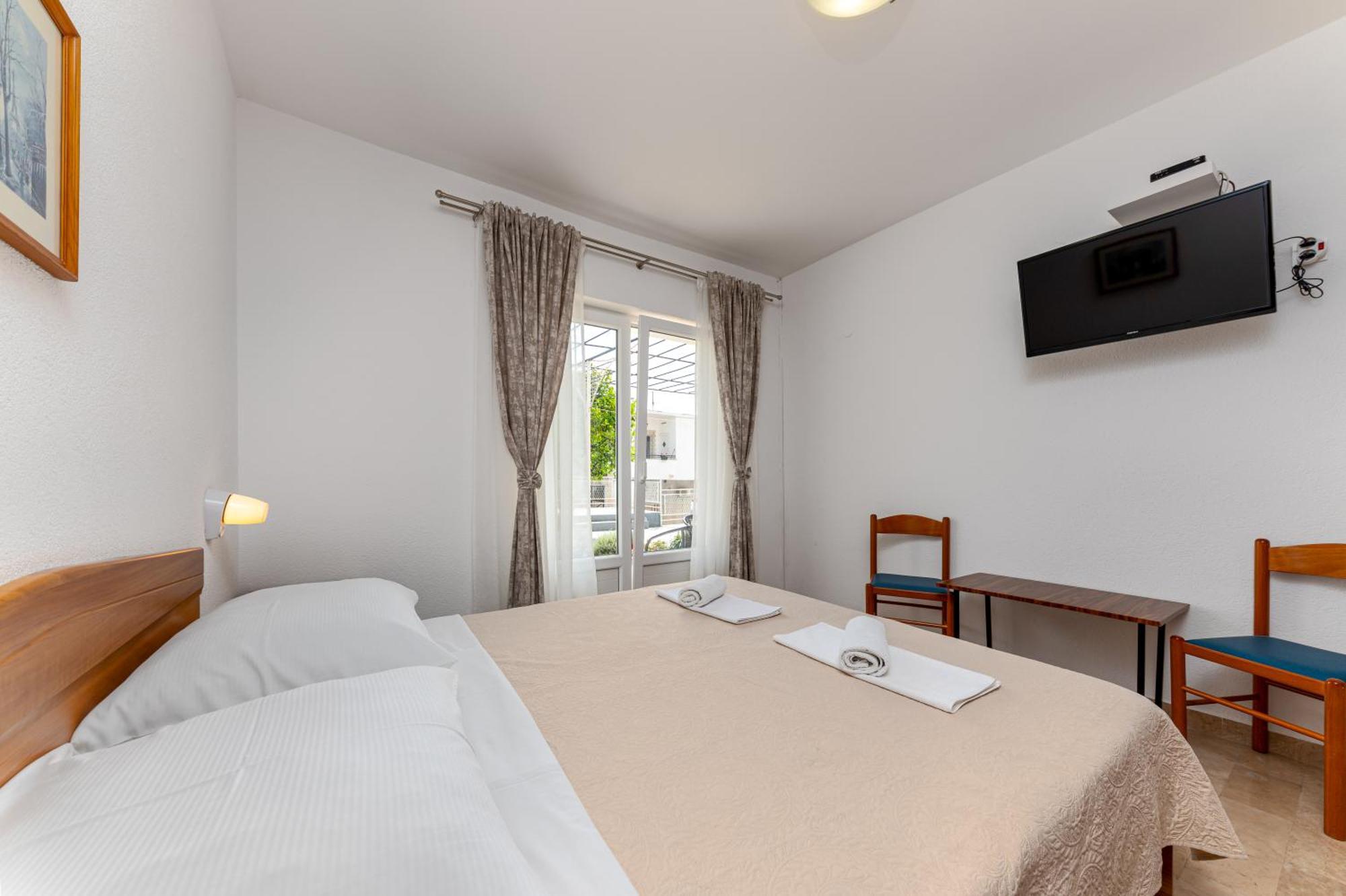 Bed And Breakfast Ivona Baška Voda Extérieur photo